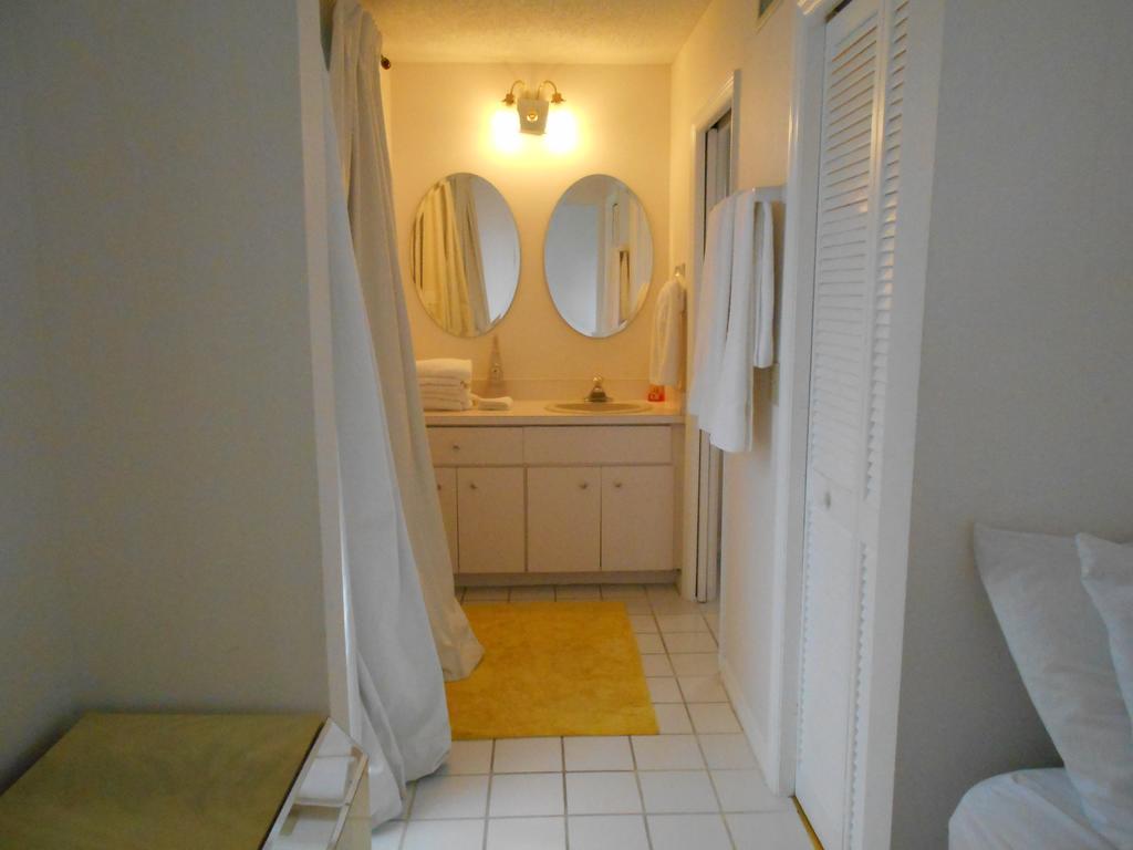 3000 Sq Ft Beach And Bay Condo St. Pete Beach Bagian luar foto
