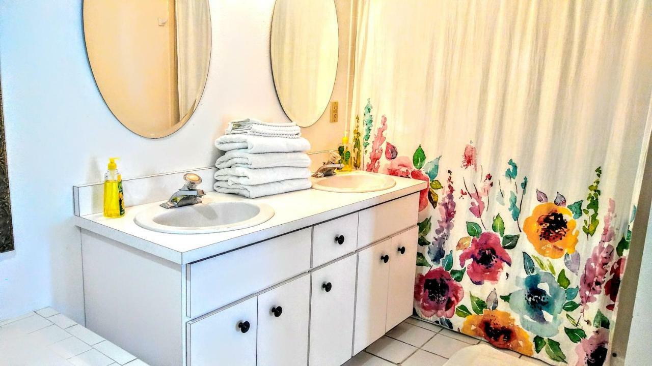 3000 Sq Ft Beach And Bay Condo St. Pete Beach Bagian luar foto