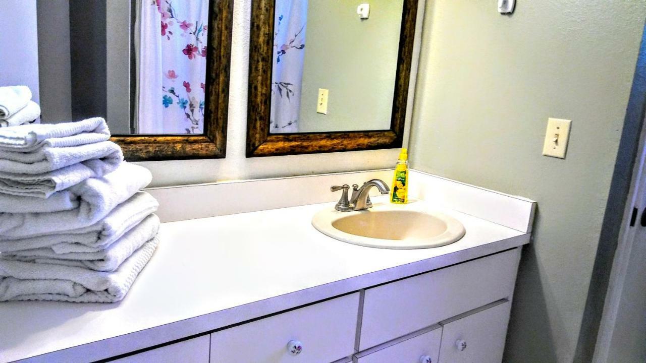 3000 Sq Ft Beach And Bay Condo St. Pete Beach Bagian luar foto